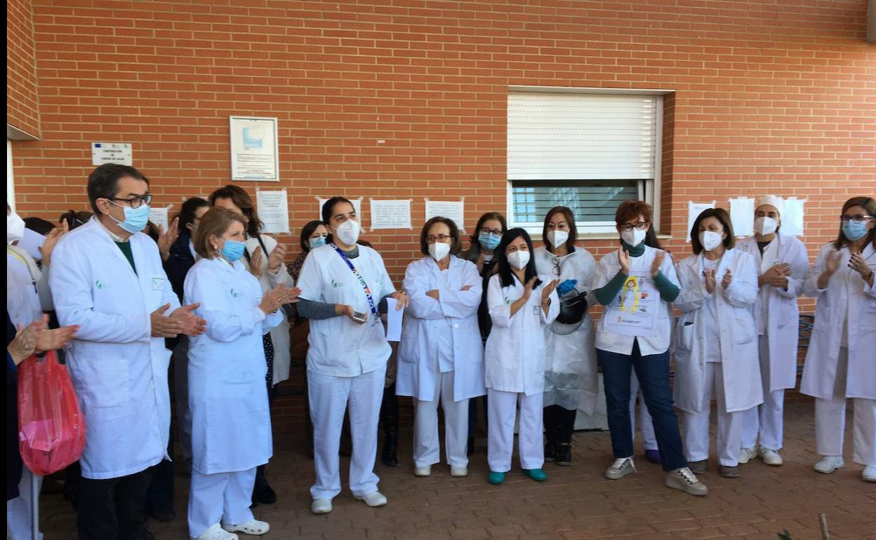 El equipo médico del centro de salud de San Roque denuncia una agresión física y verbal a varios compañeros