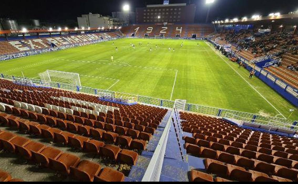 El vacío se instala en el Extremadura