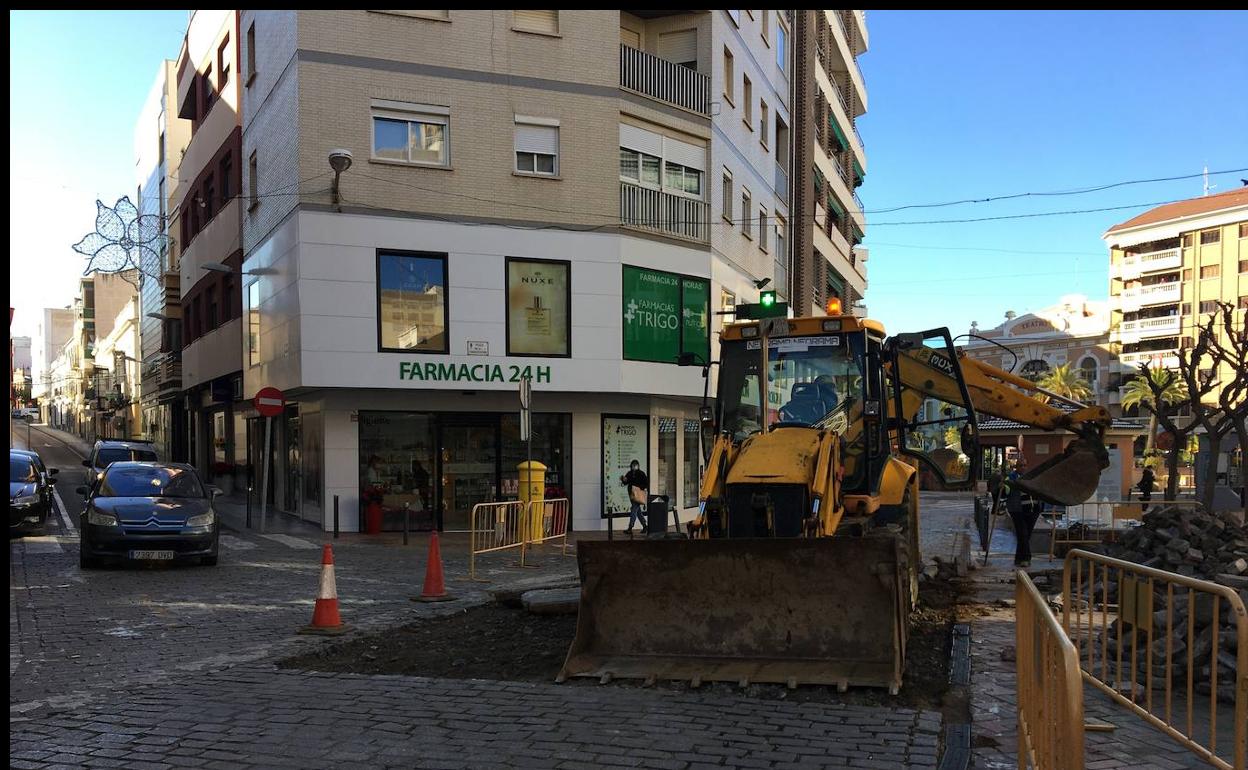 Comienza el arreglo del socavón de la calle Real