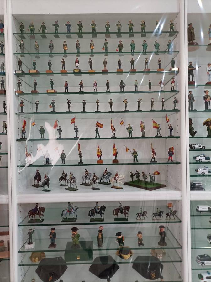 El Museo de la Guardia Civil de Raúl Morcillo tiene más de 10.000 referencias. 