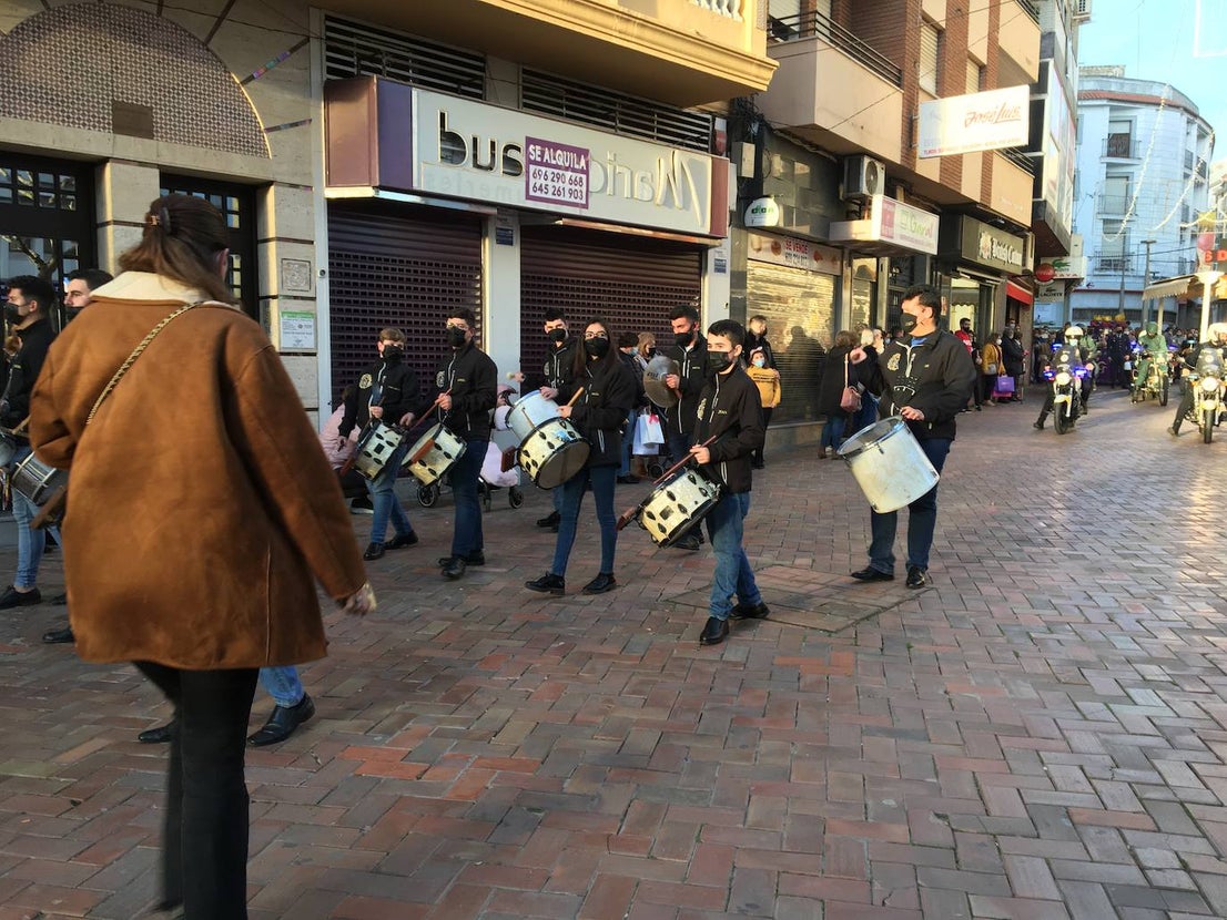 El heraldo de Barros llegó a la ciudad en lomos de un caballo y recibió las llaves de manos del alcalde. 