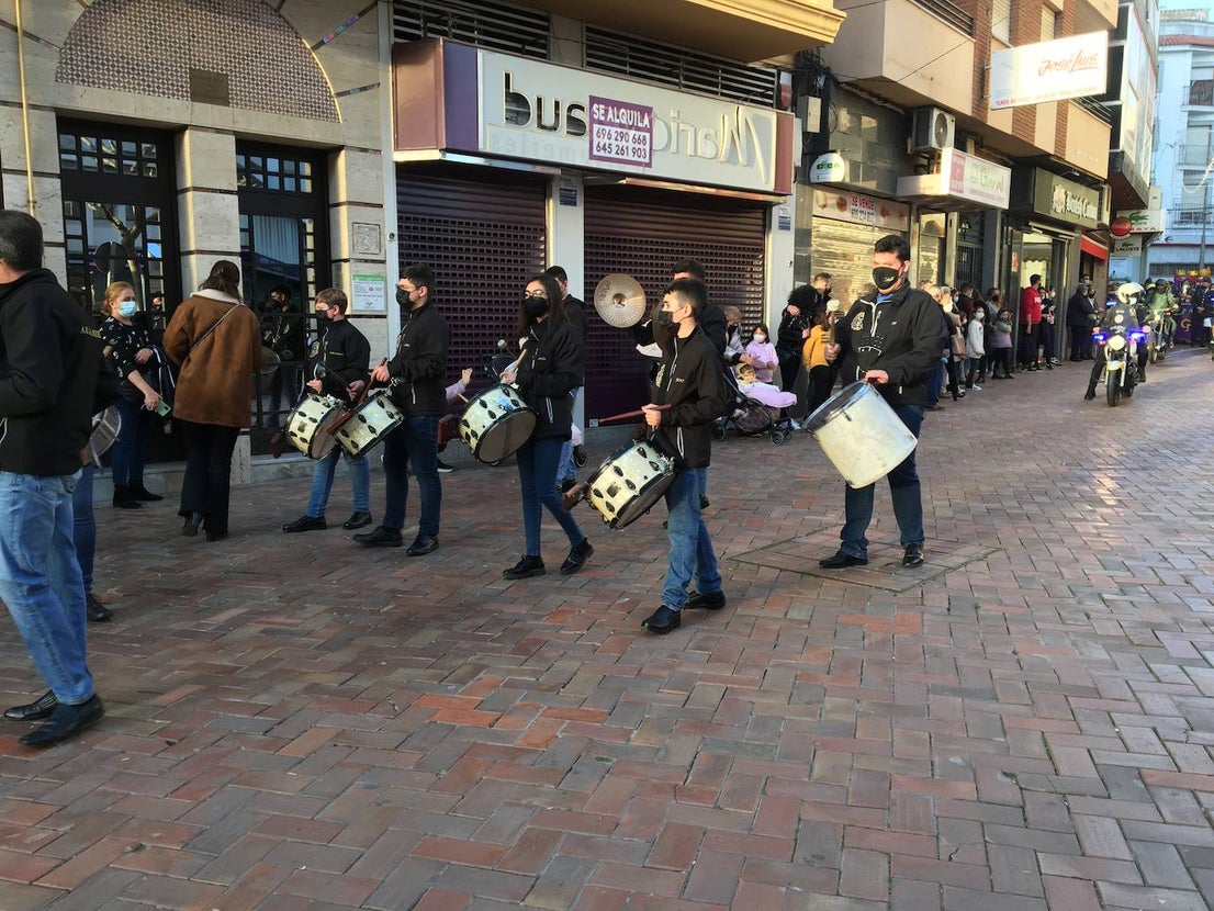 El heraldo de Barros llegó a la ciudad en lomos de un caballo y recibió las llaves de manos del alcalde. 