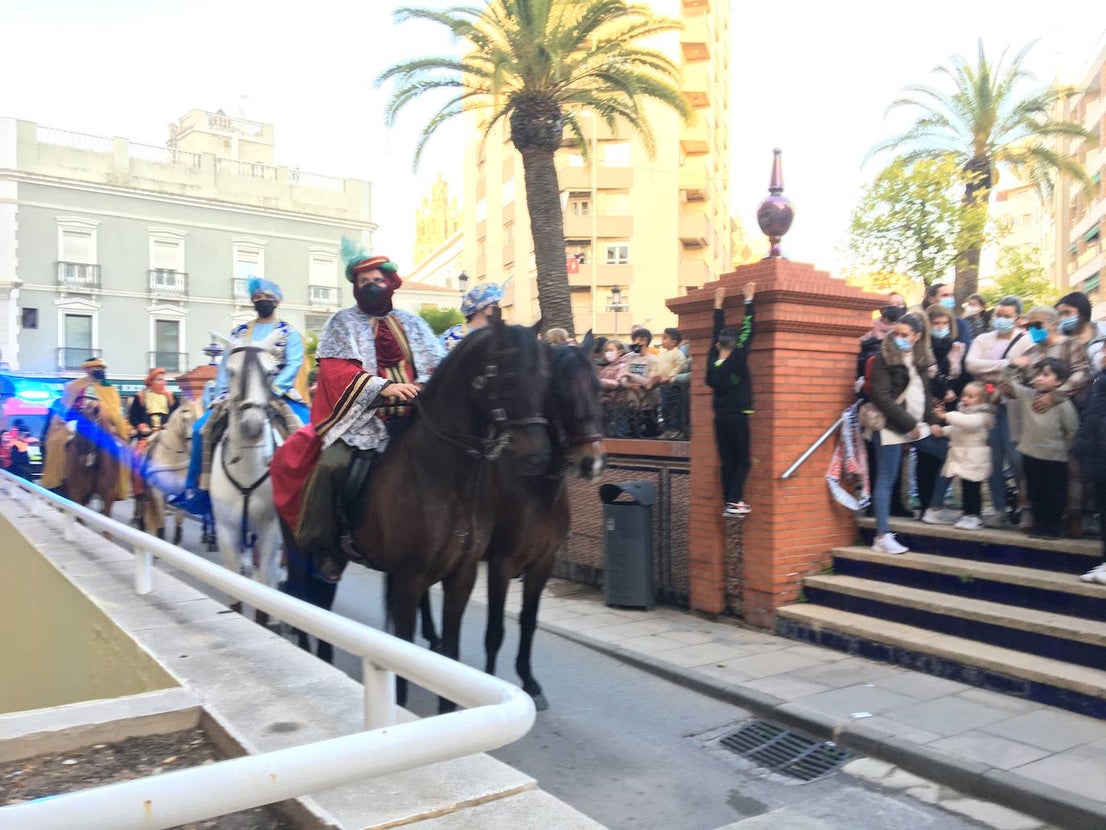 El heraldo de Barros llegó a la ciudad en lomos de un caballo y recibió las llaves de manos del alcalde. 