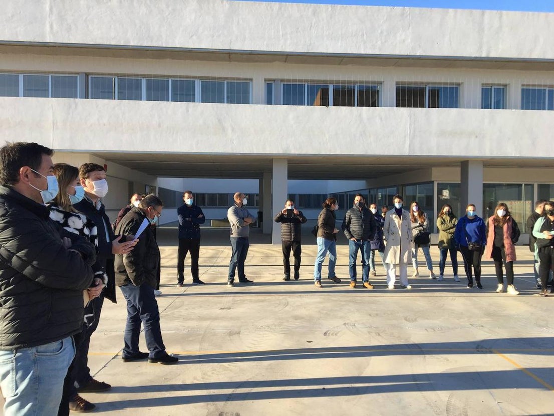 Los padres y madres de alumnos han visitado este viernes el nuevo colegio Ortega y Gasset. 