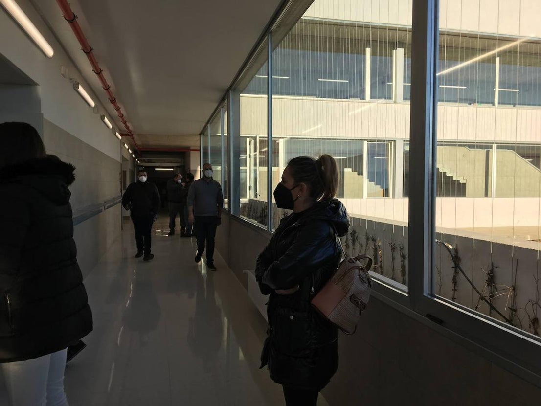 Los padres y madres de alumnos han visitado este viernes el nuevo colegio Ortega y Gasset. 