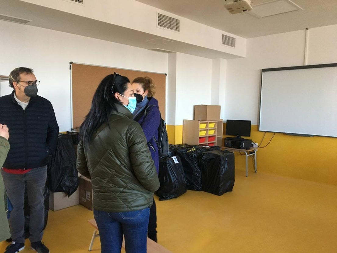 Los padres y madres de alumnos han visitado este viernes el nuevo colegio Ortega y Gasset. 