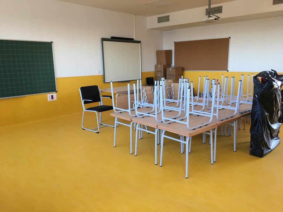 Los padres y madres de alumnos han visitado este viernes el nuevo colegio Ortega y Gasset. 