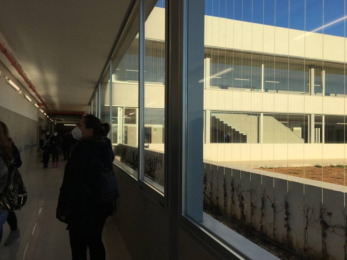 Los padres y madres de alumnos han visitado este viernes el nuevo colegio Ortega y Gasset. 