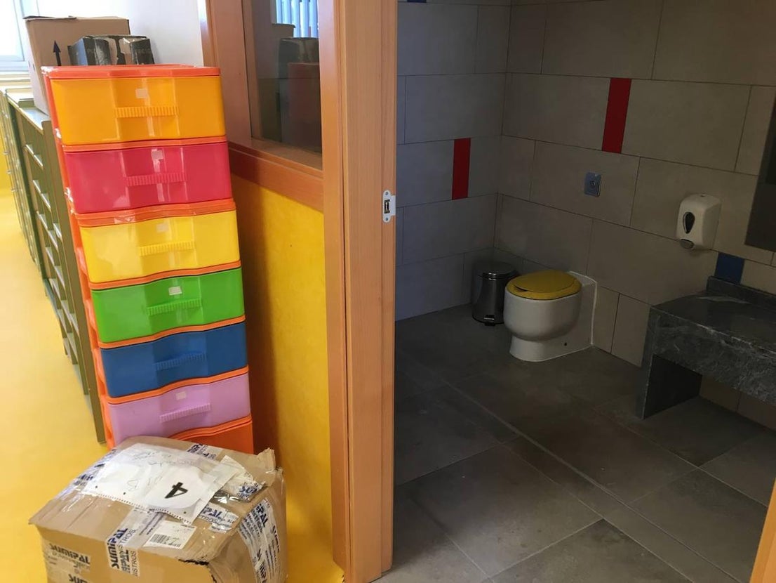 Los padres y madres de alumnos han visitado este viernes el nuevo colegio Ortega y Gasset. 