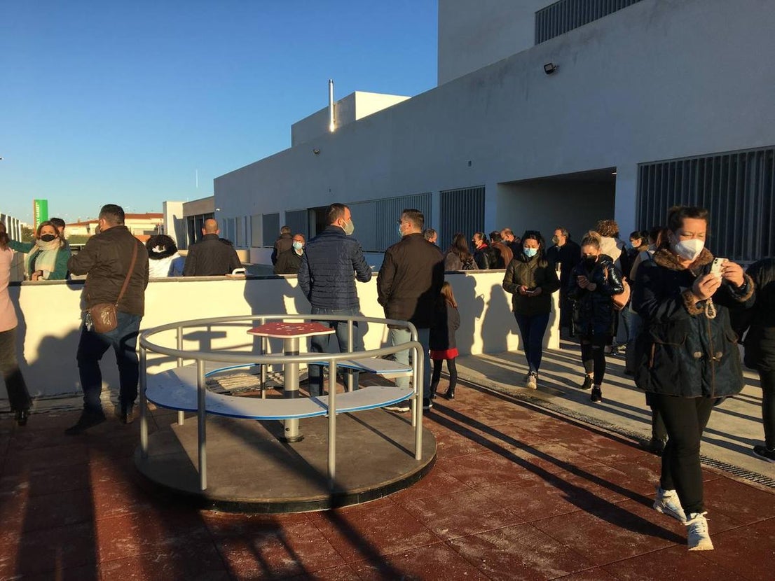 Los padres y madres de alumnos han visitado este viernes el nuevo colegio Ortega y Gasset. 