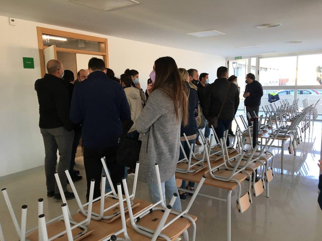 Los padres y madres de alumnos han visitado este viernes el nuevo colegio Ortega y Gasset. 