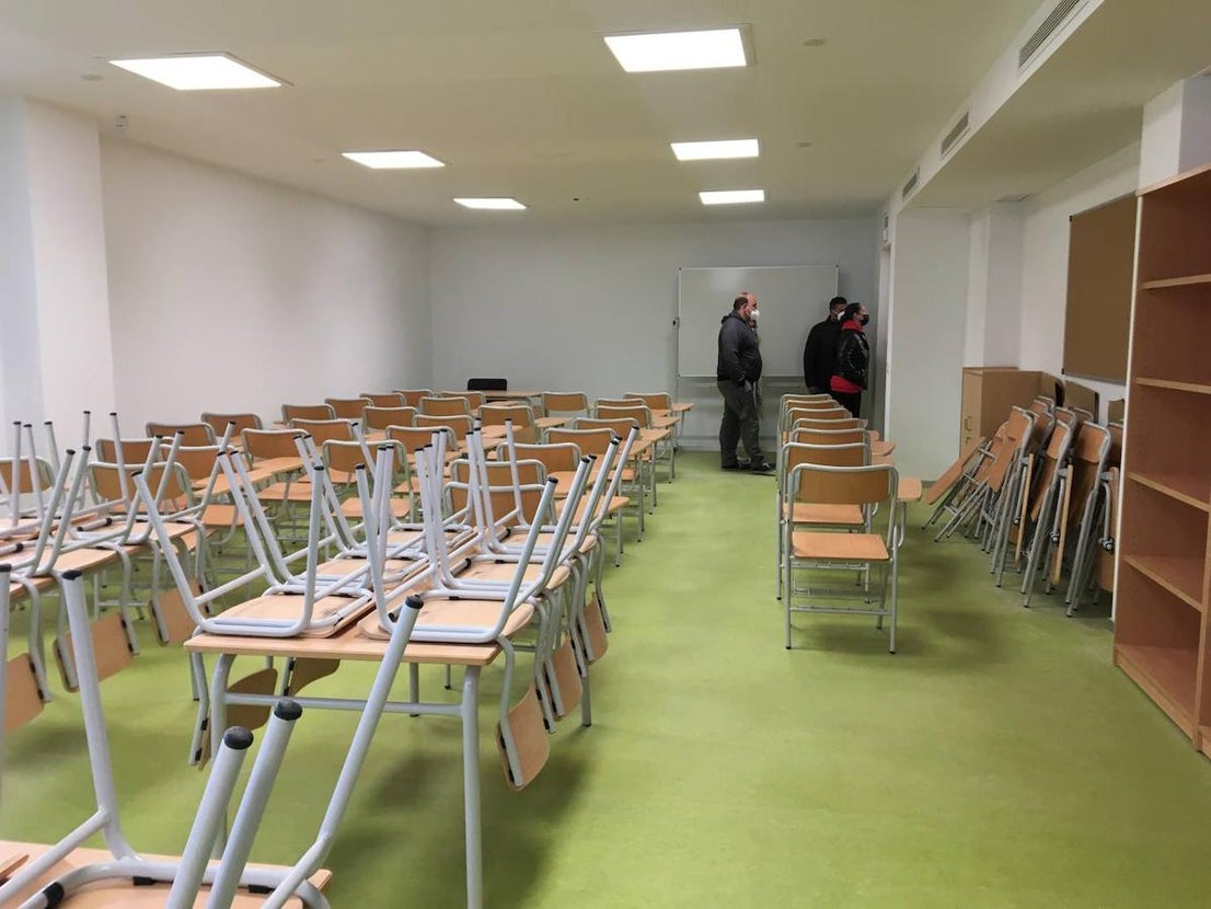 Los padres y madres de alumnos han visitado este viernes el nuevo colegio Ortega y Gasset. 