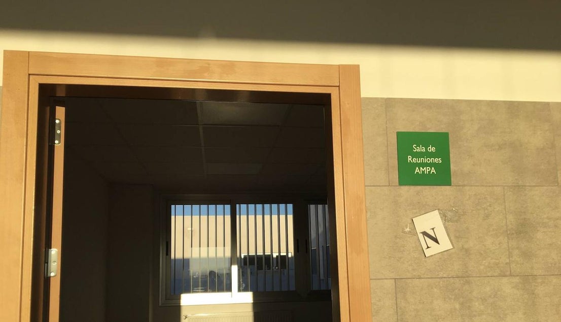 Los padres y madres de alumnos han visitado este viernes el nuevo colegio Ortega y Gasset. 