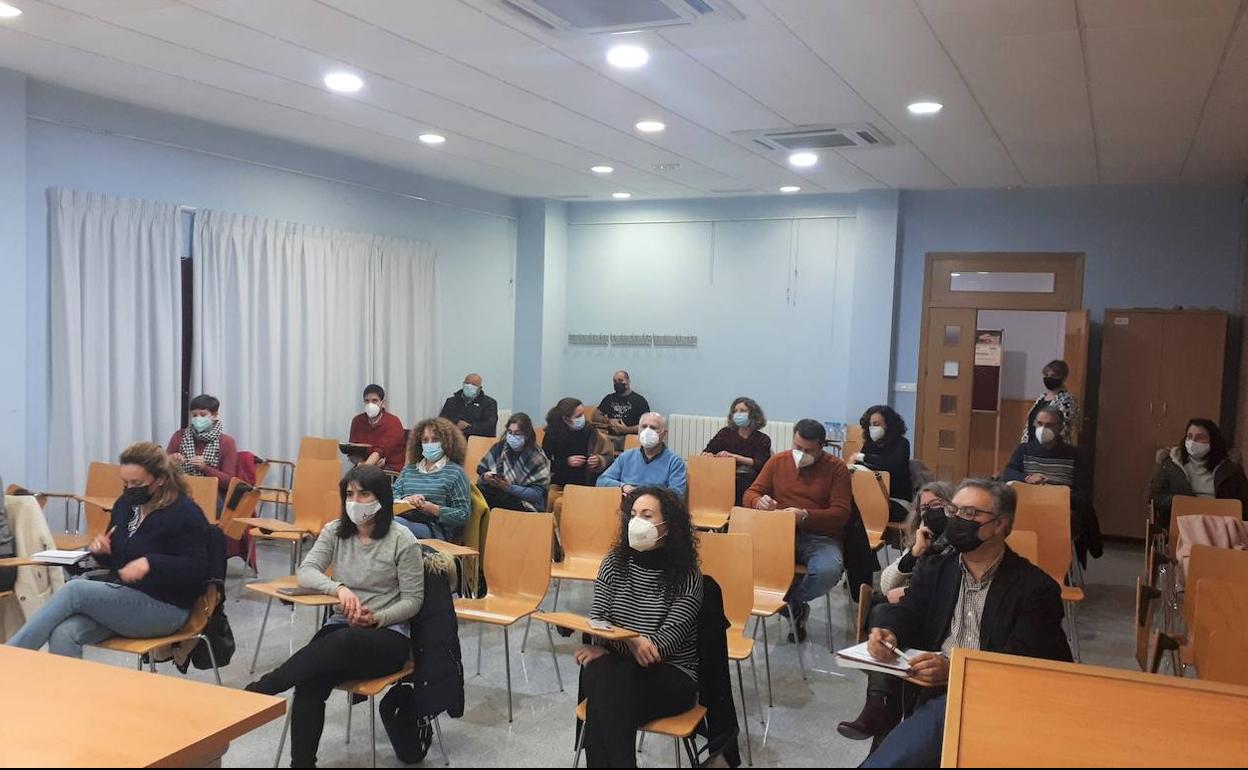 Las asociaciones sociales presentan propuestas a los presupuestos de 2022