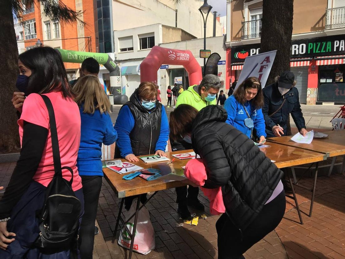 La carrera de la Mujer congregó a cientos de personas. 