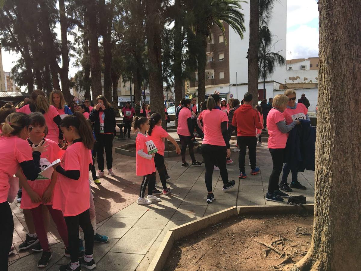 La carrera de la Mujer congregó a cientos de personas. 