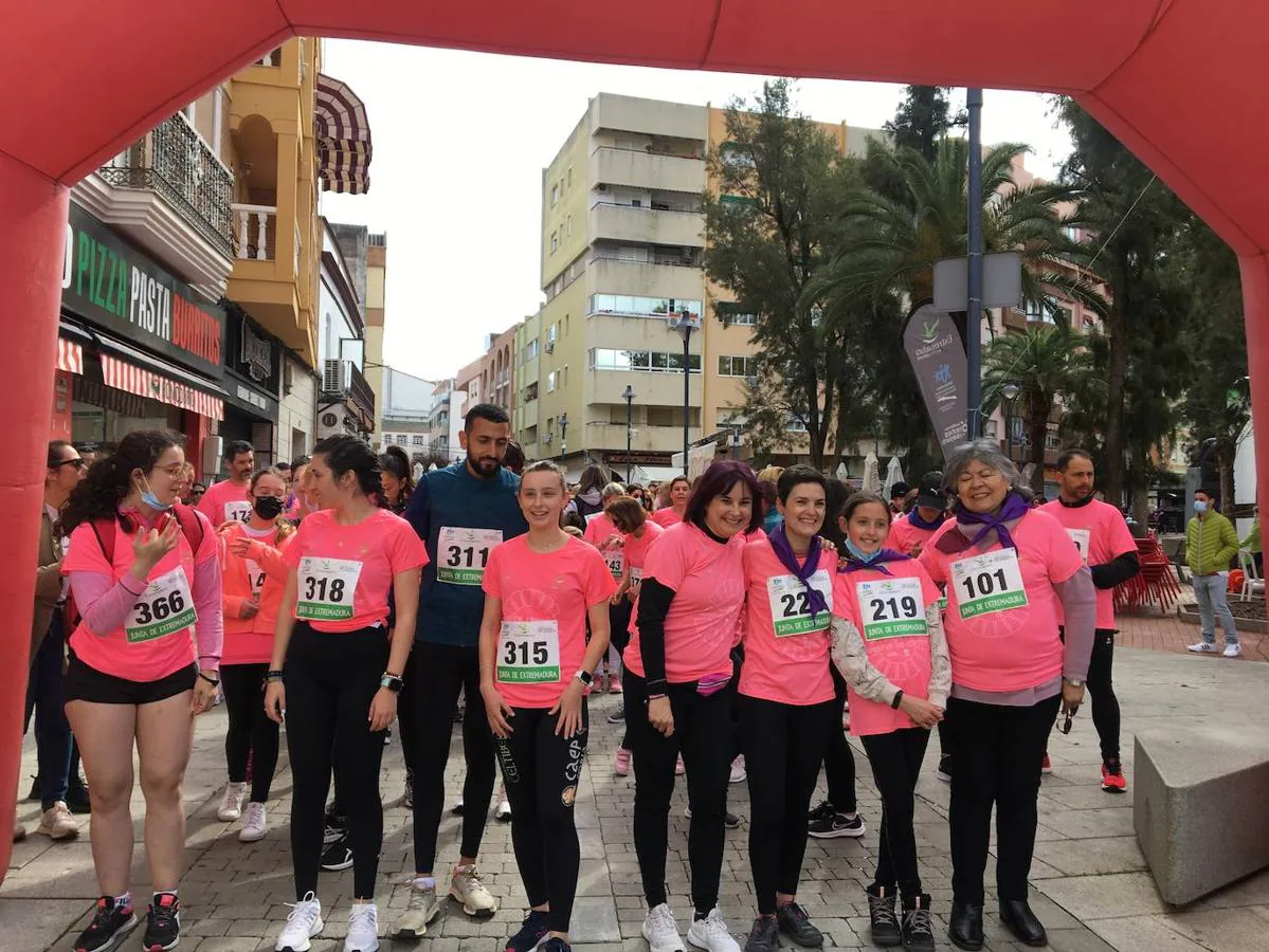 La carrera de la Mujer congregó a cientos de personas. 