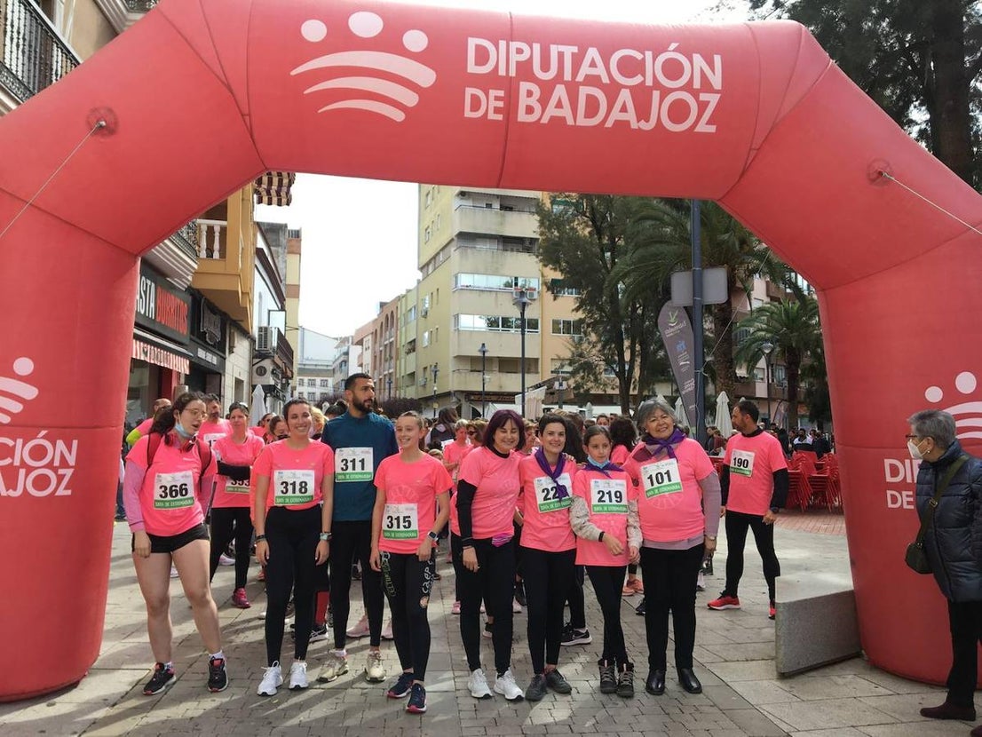 La carrera de la Mujer congregó a cientos de personas. 