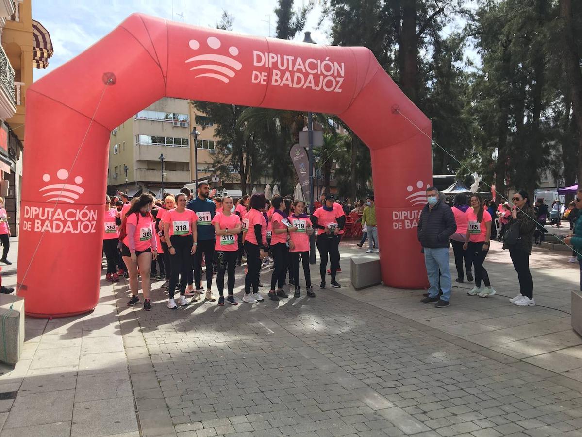 La carrera de la Mujer congregó a cientos de personas. 