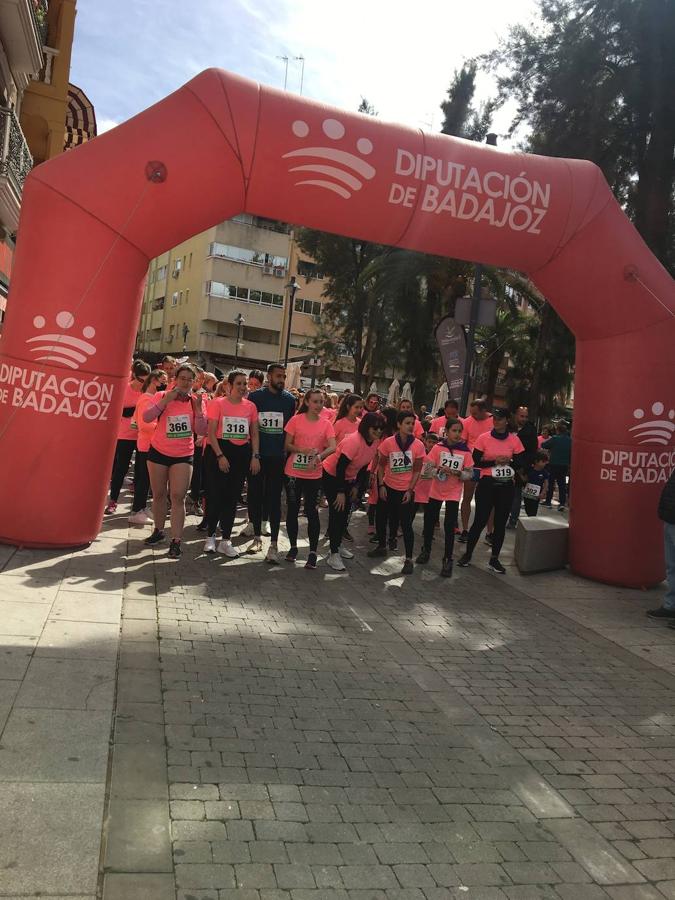 La carrera de la Mujer congregó a cientos de personas. 