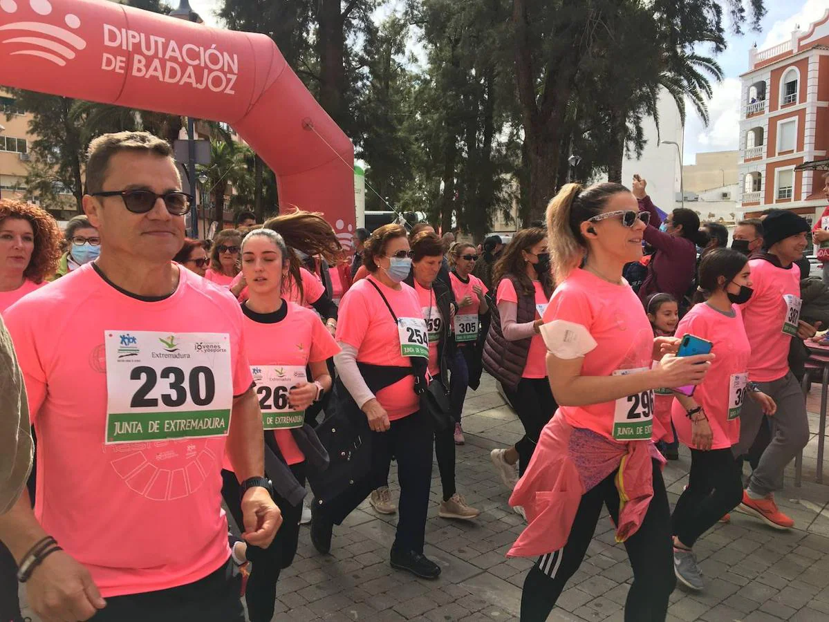 La carrera de la Mujer congregó a cientos de personas. 