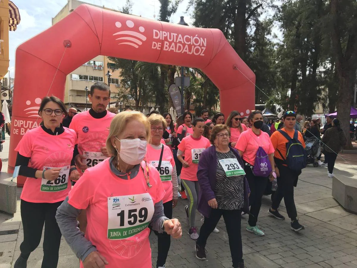 La carrera de la Mujer congregó a cientos de personas. 