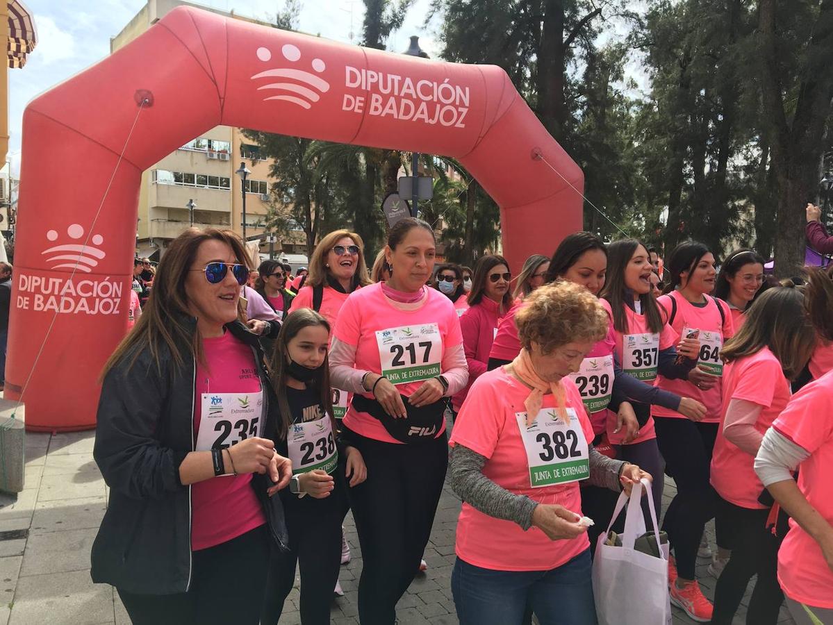 La carrera de la Mujer congregó a cientos de personas. 