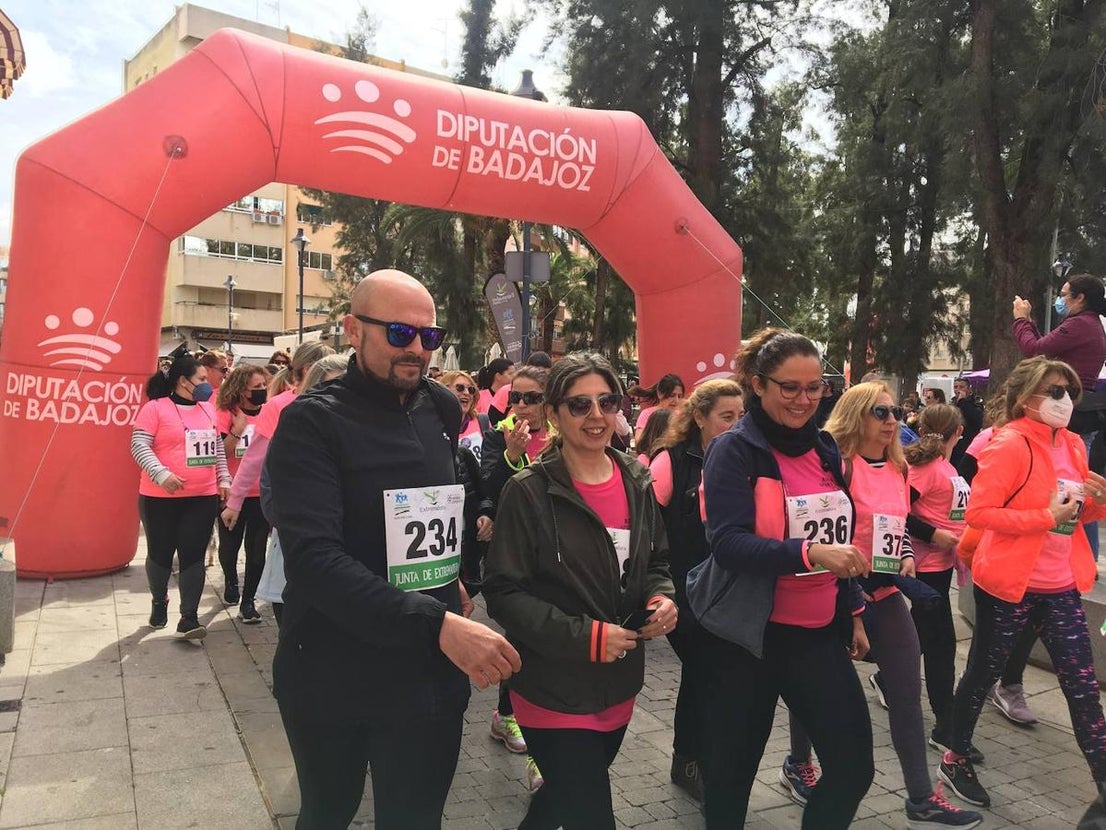 La carrera de la Mujer congregó a cientos de personas. 