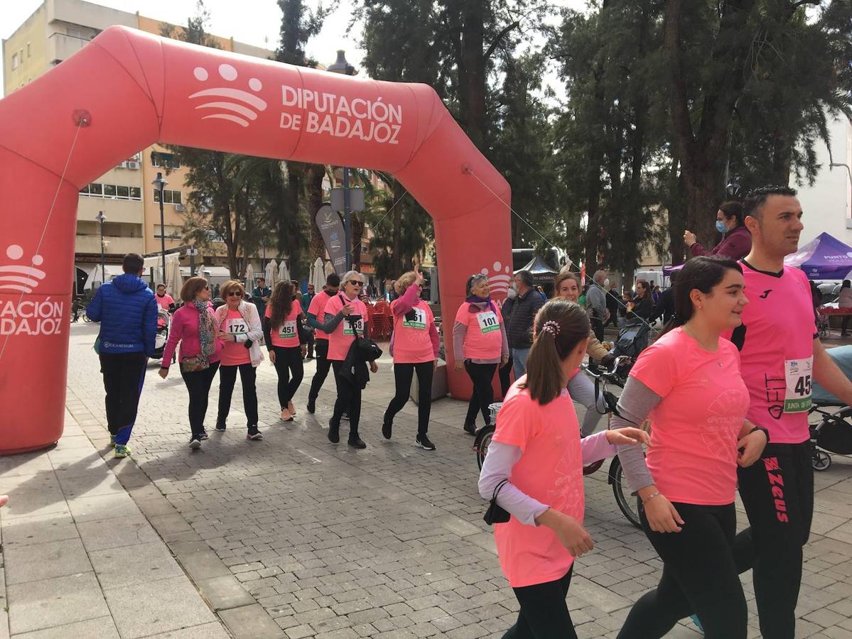 La carrera de la Mujer congregó a cientos de personas. 