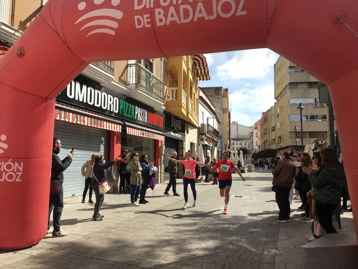 La carrera de la Mujer congregó a cientos de personas. 