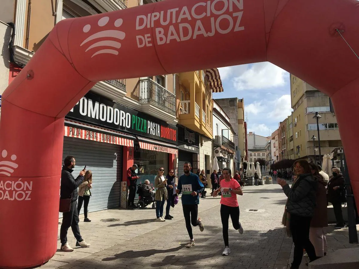 La carrera de la Mujer congregó a cientos de personas. 