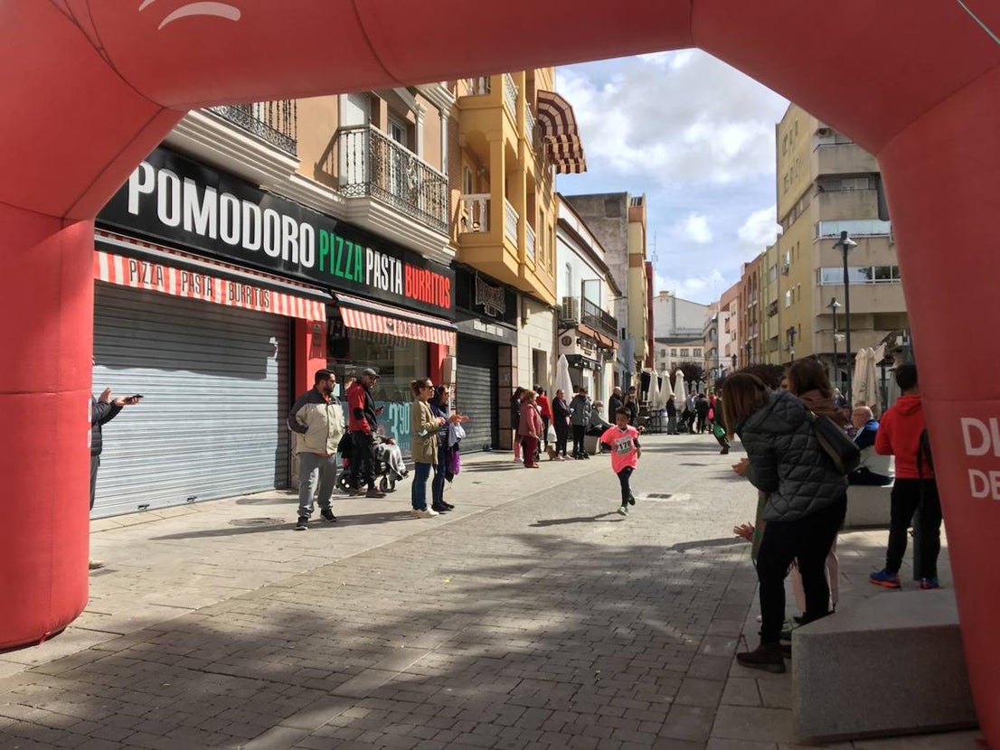 La carrera de la Mujer congregó a cientos de personas. 