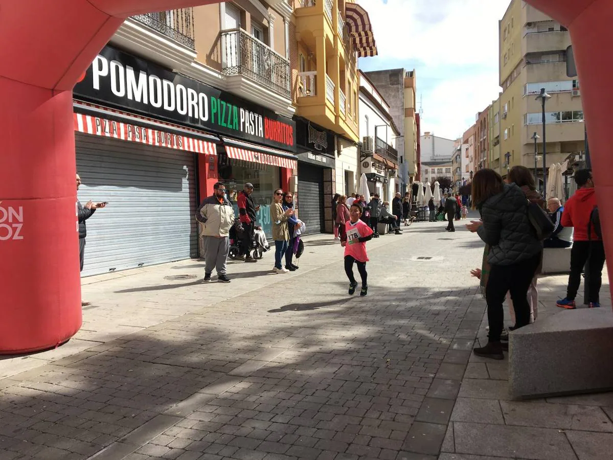 La carrera de la Mujer congregó a cientos de personas. 