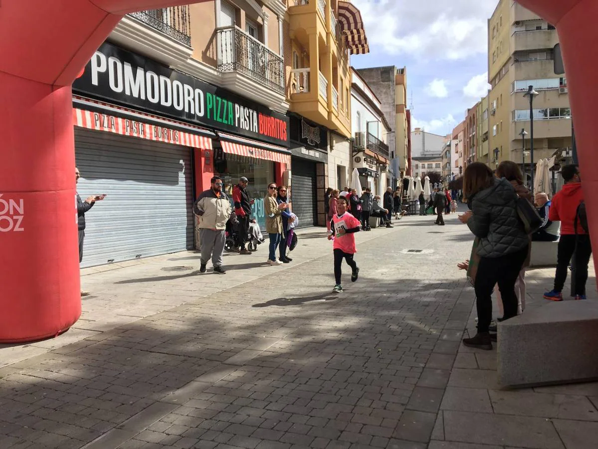 La carrera de la Mujer congregó a cientos de personas. 