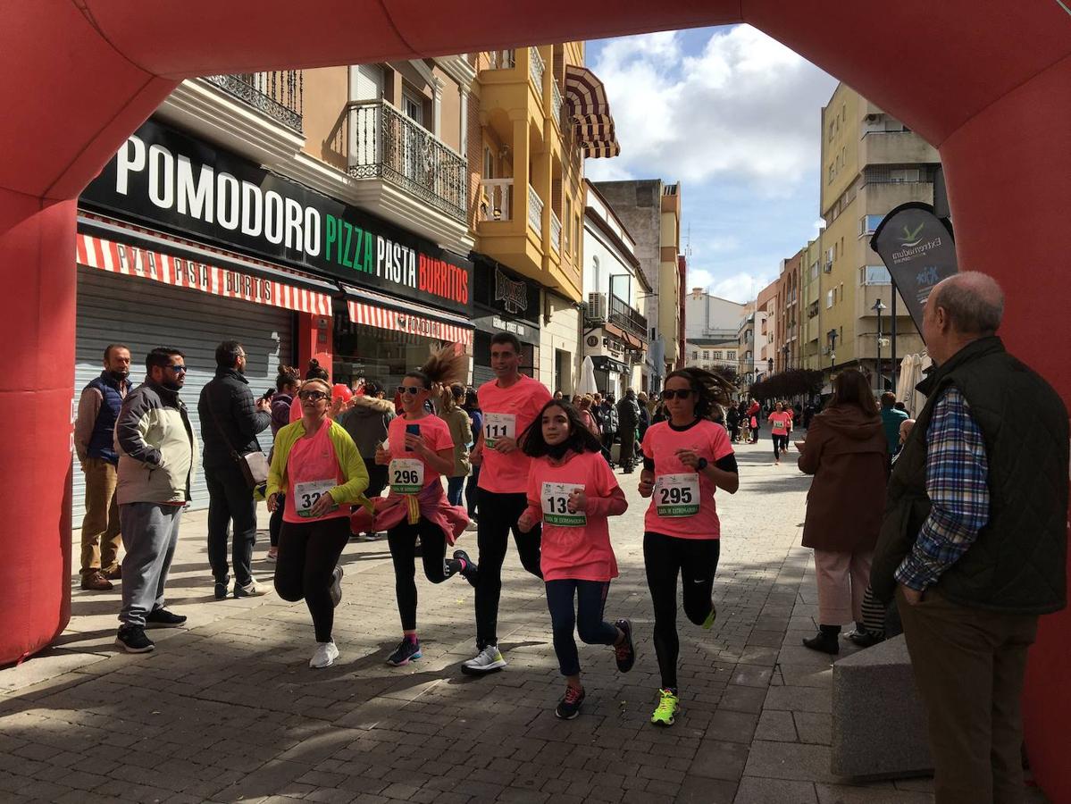 La carrera de la Mujer congregó a cientos de personas. 