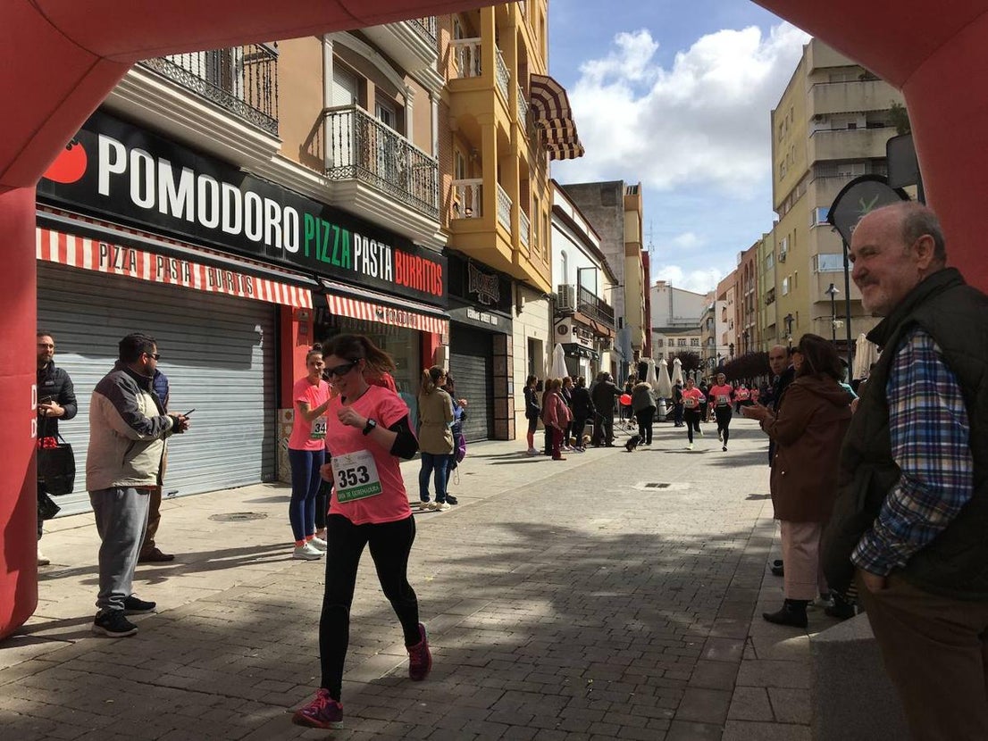 La carrera de la Mujer congregó a cientos de personas. 