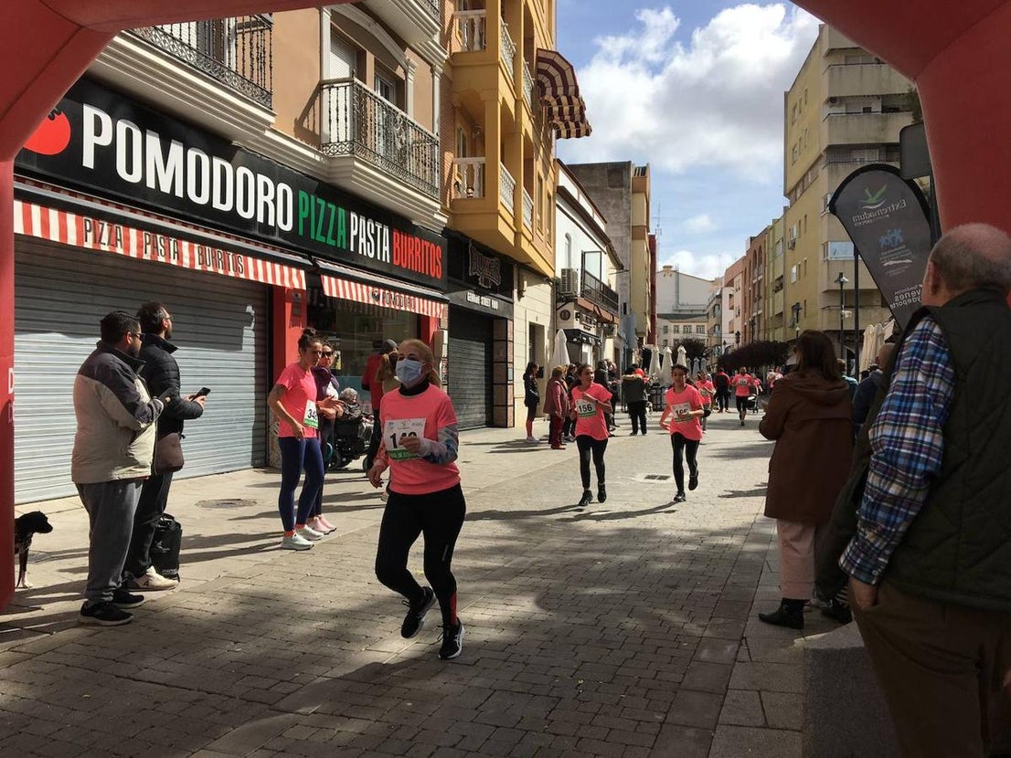 La carrera de la Mujer congregó a cientos de personas. 