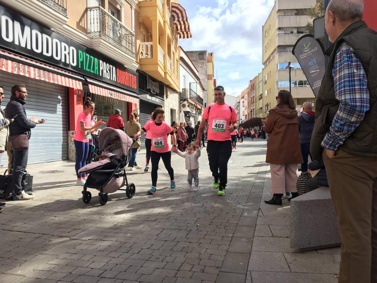 La carrera de la Mujer congregó a cientos de personas. 