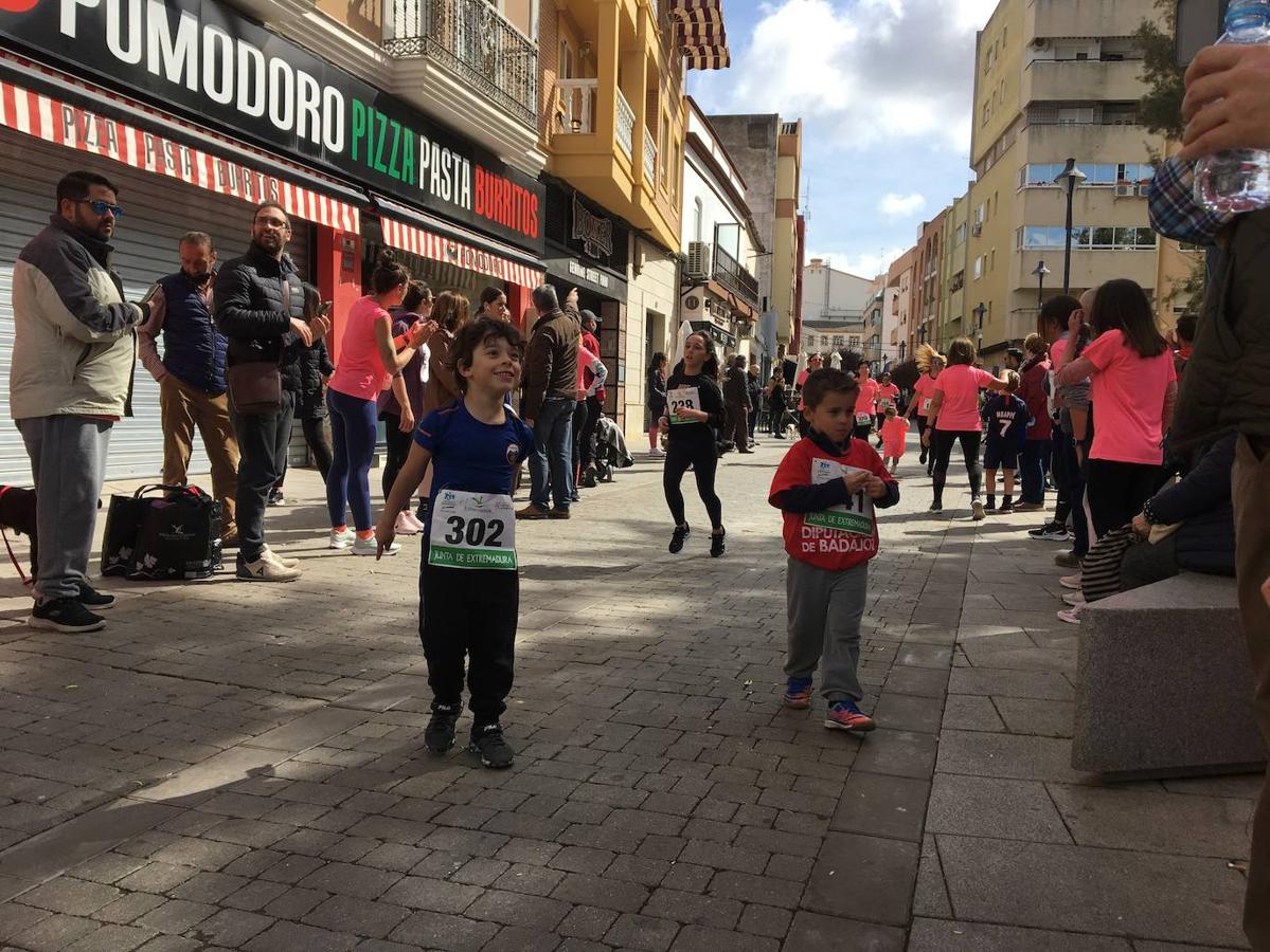 La carrera de la Mujer congregó a cientos de personas. 