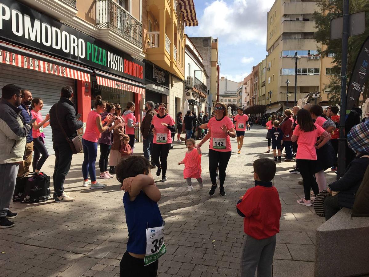 La carrera de la Mujer congregó a cientos de personas. 