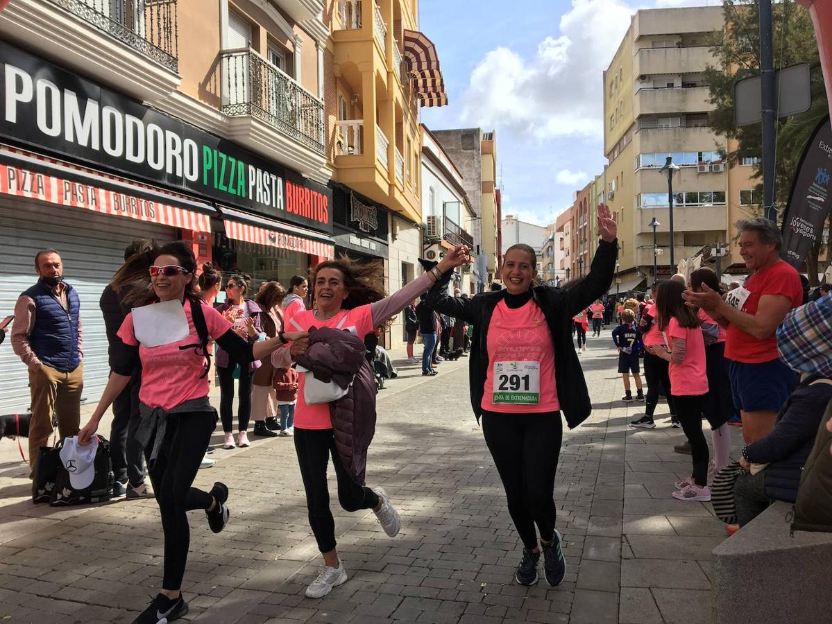 La carrera de la Mujer congregó a cientos de personas. 