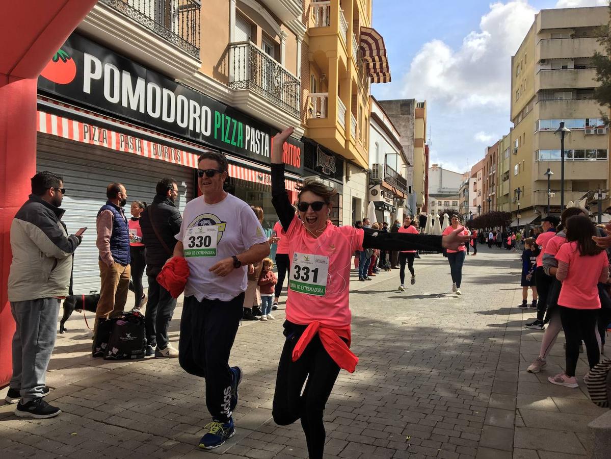 La carrera de la Mujer congregó a cientos de personas. 