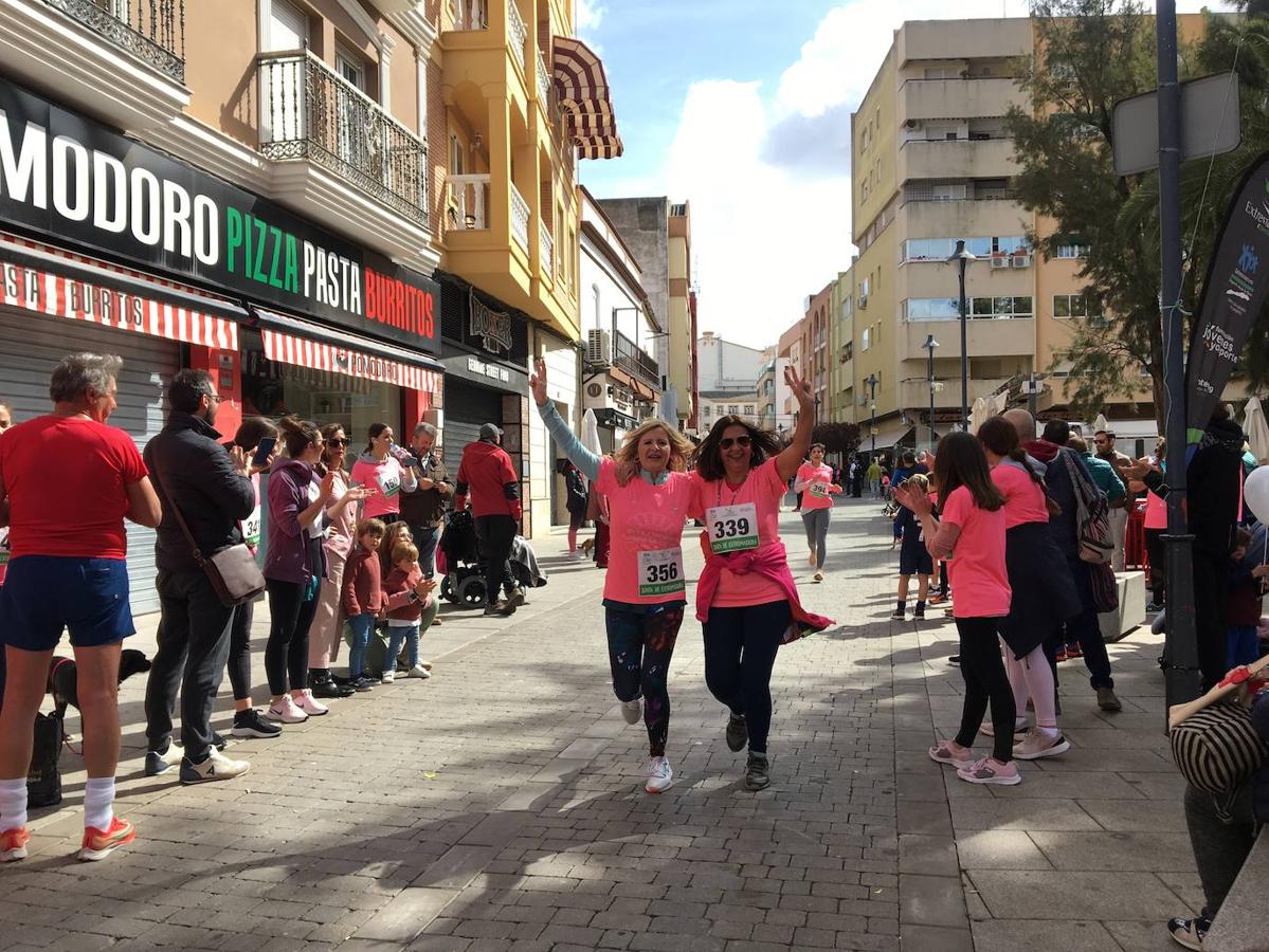 La carrera de la Mujer congregó a cientos de personas. 