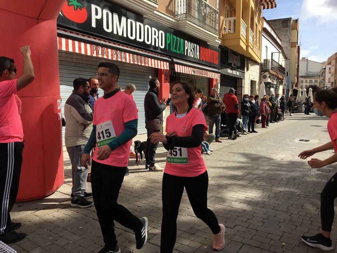 La carrera de la Mujer congregó a cientos de personas. 