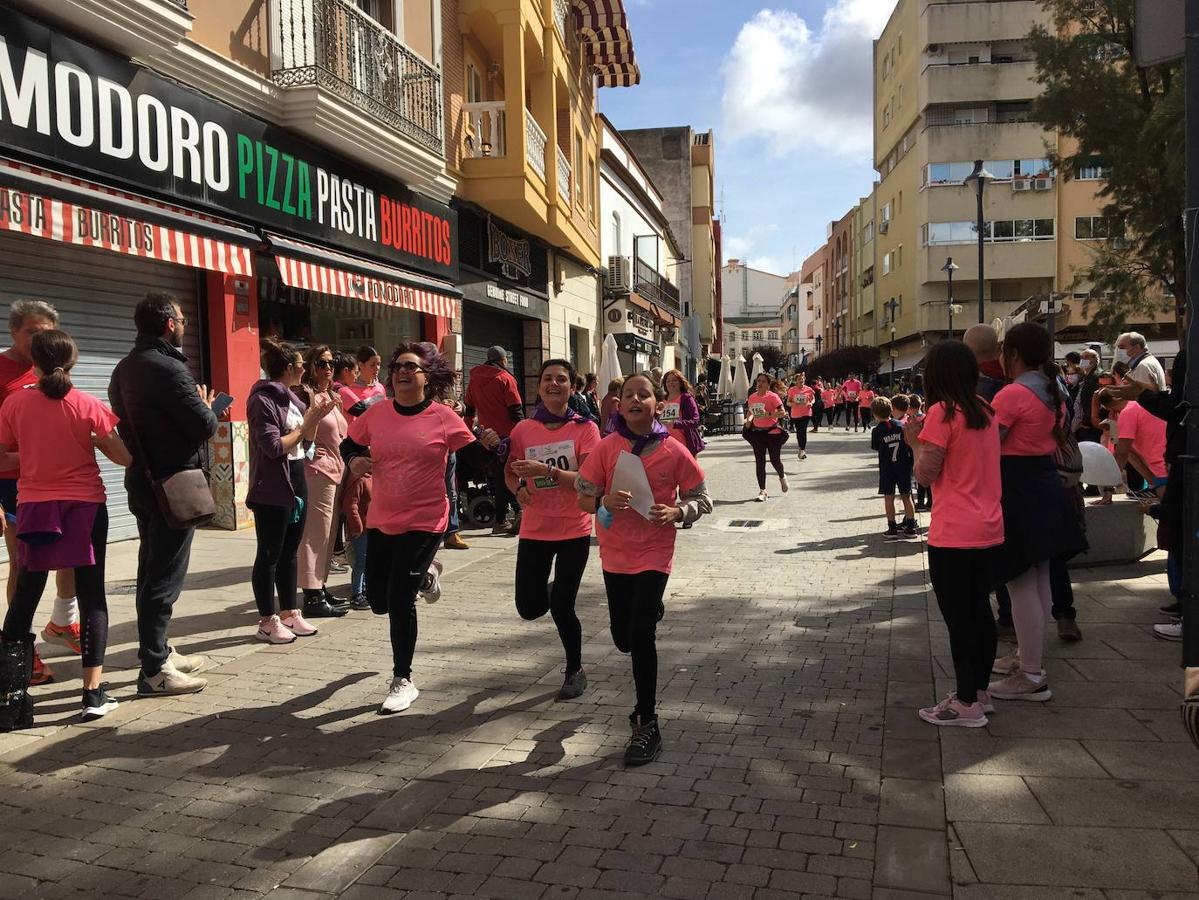 La carrera de la Mujer congregó a cientos de personas. 