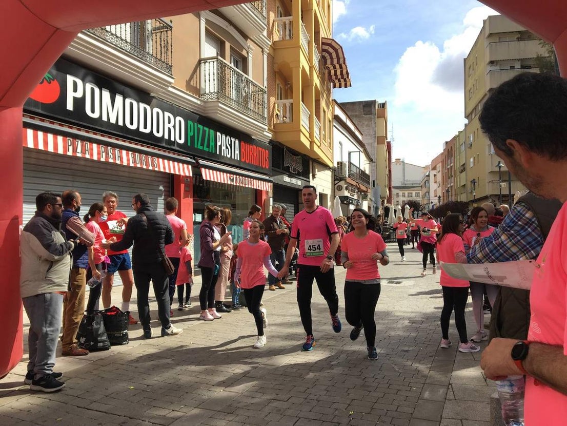 La carrera de la Mujer congregó a cientos de personas. 