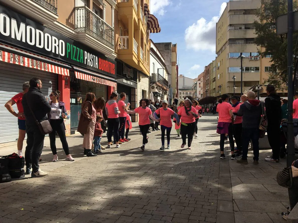 La carrera de la Mujer congregó a cientos de personas. 