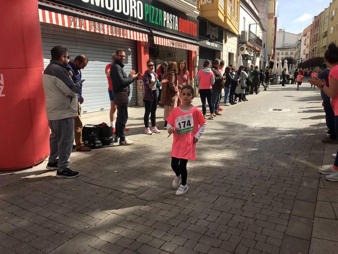 La carrera de la Mujer congregó a cientos de personas. 