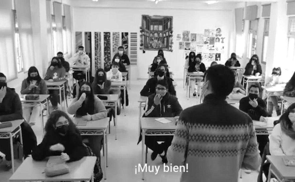 El IES Arroyo Harnina realiza un cortometraje para sensibilizar sobre la exclusión de personas sordas
