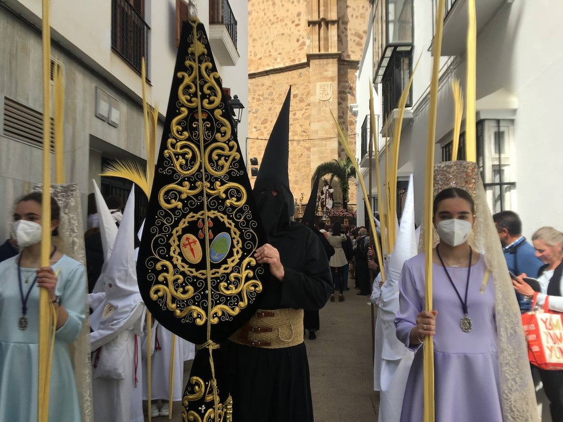 La Semana Santa ha brillado este año tras la pandemia en Almendralejo. 